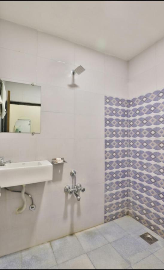 Hotel Shreenath Αχμπανταμπάντ Εξωτερικό φωτογραφία
